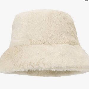 Chic Cream Faux Fur Bucket Hat